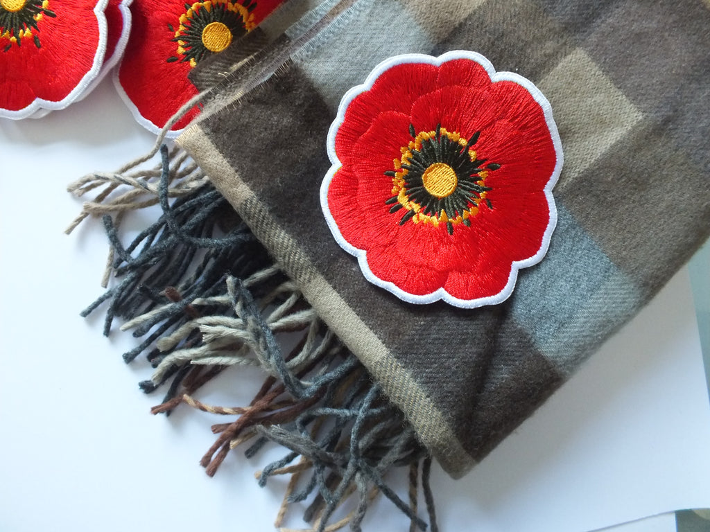 Poppy Flower Patch Embroidered Remembrance Badge Iron On Hook and Loop Poppy Flower Iron On Patch Removable Poppy Flower Patch