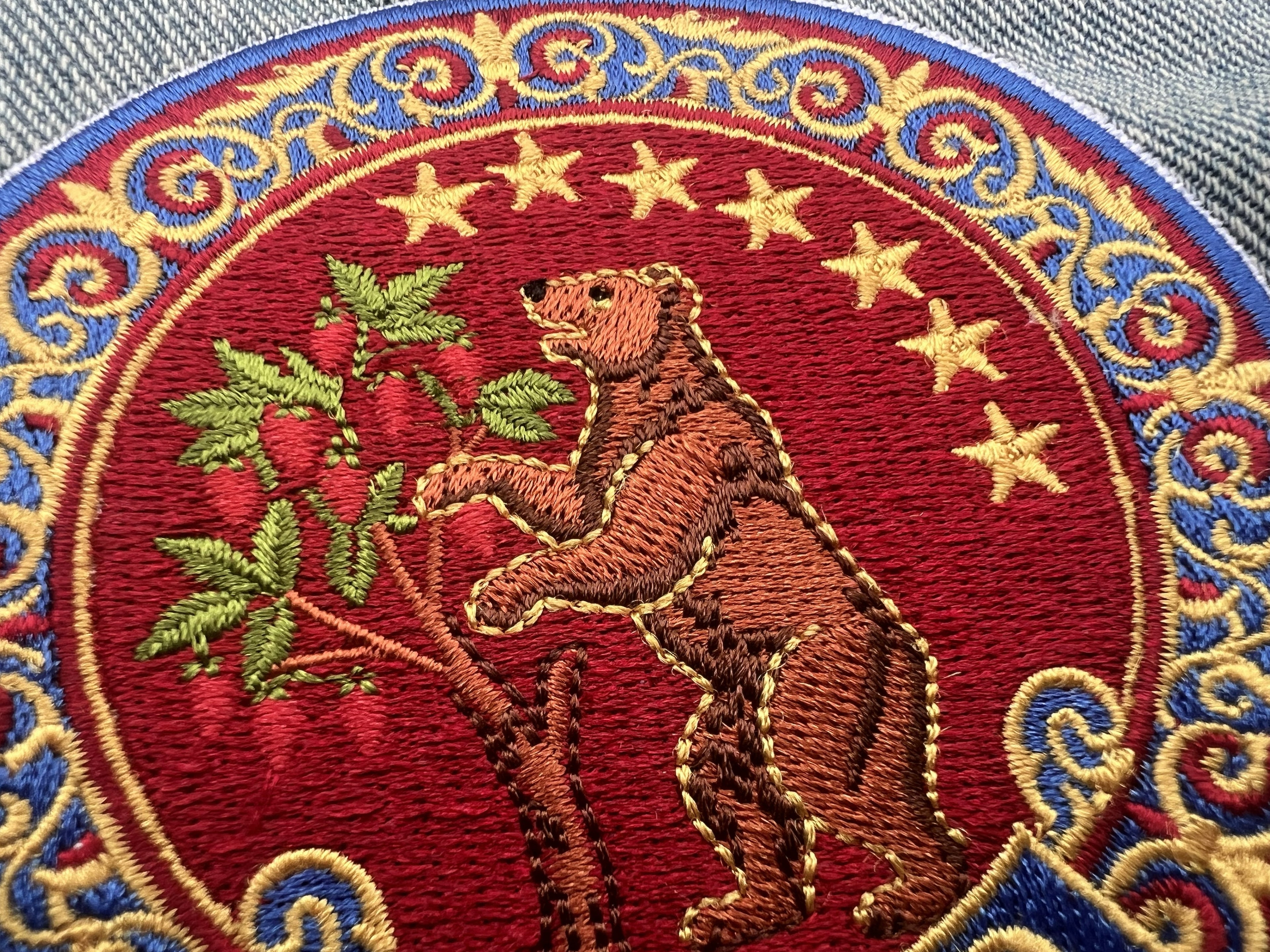 Madrid Bear Patch Embroidered Strawberry Tree Badge Hook and Loop Spanish Travel Accessory Gift Traveler Sew On Denim Travel Jacket Patch