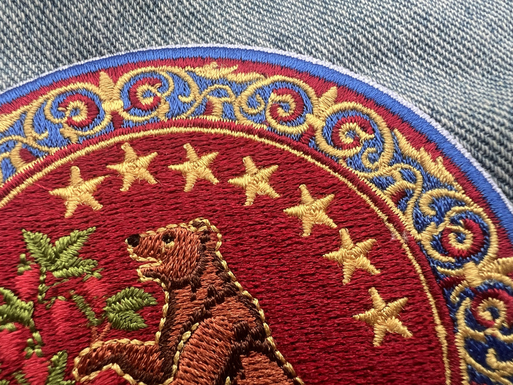 Madrid Bear Patch Embroidered Strawberry Tree Badge Hook and Loop Spanish Travel Accessory Gift Traveler Sew On Denim Travel Jacket Patch
